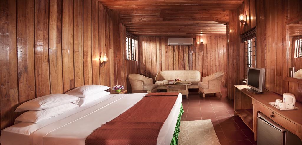 Готель Woods N Spice - Thekkady Kumily Екстер'єр фото