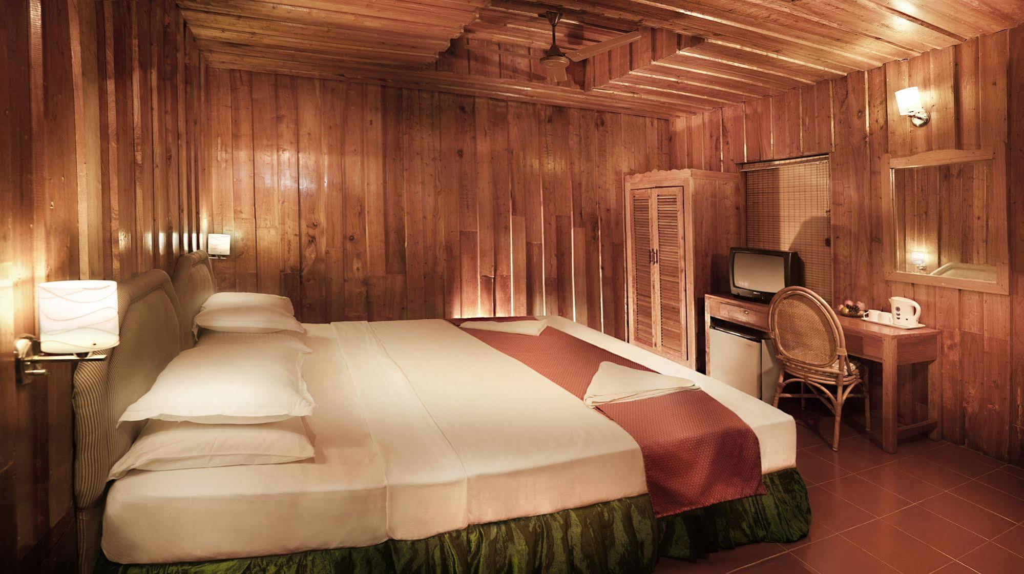 Готель Woods N Spice - Thekkady Kumily Екстер'єр фото