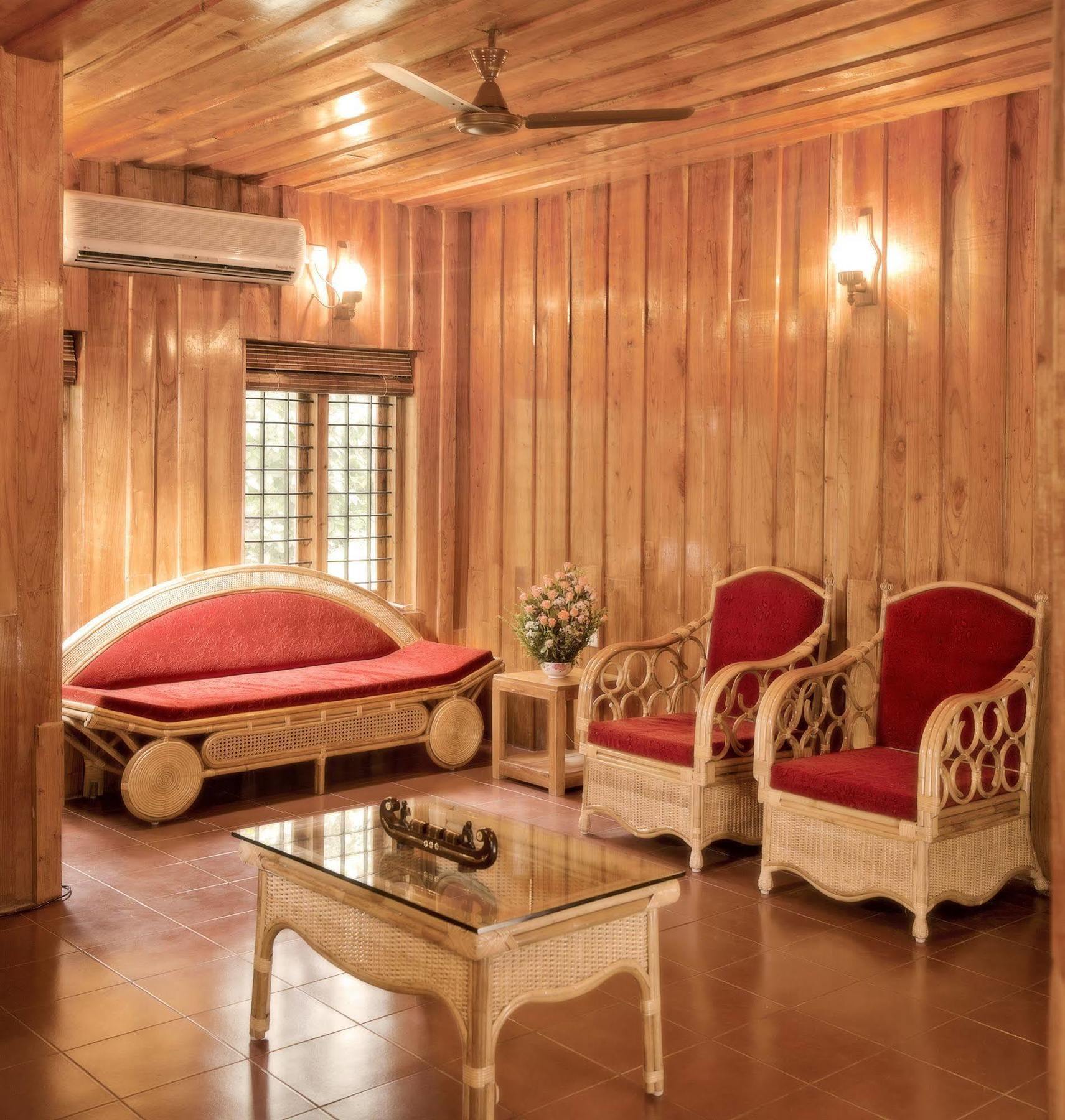 Готель Woods N Spice - Thekkady Kumily Екстер'єр фото